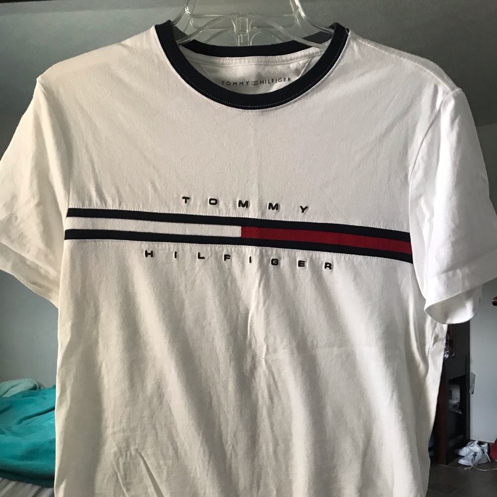 Tommy Hilfiger white t shirt